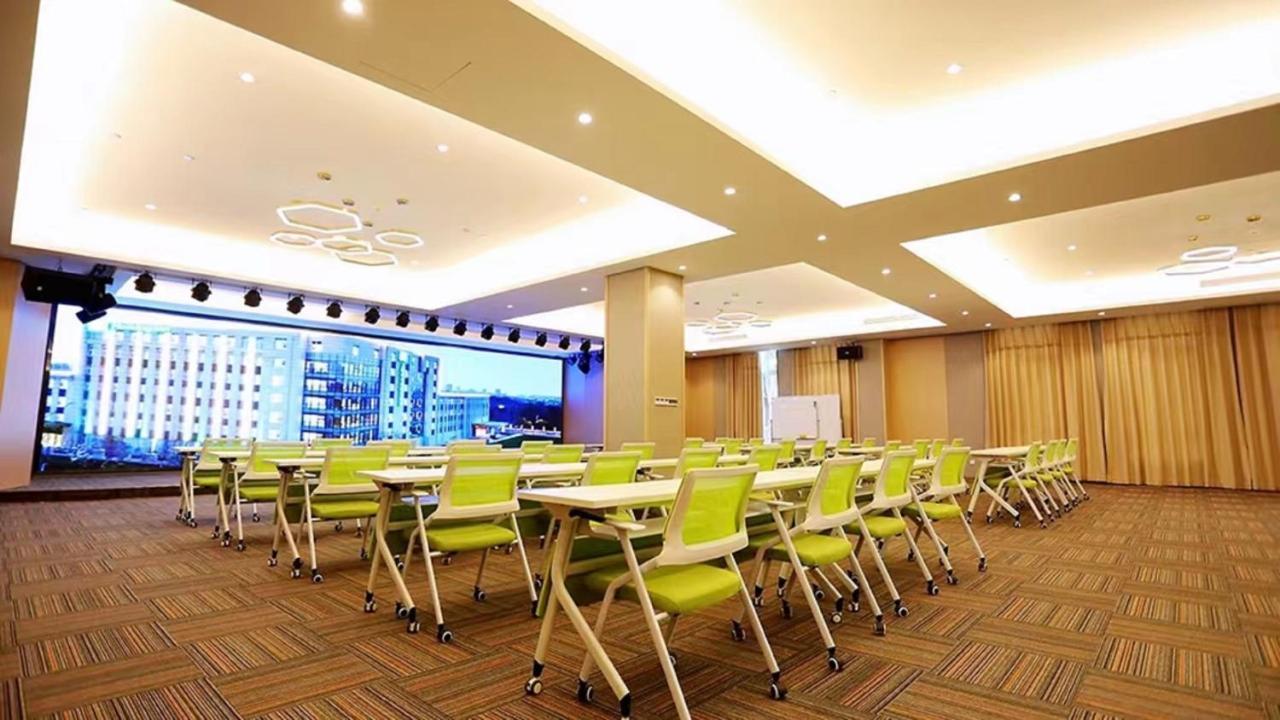 Holiday Inn Shanghai Dishui Lake By Ihg Nanhui Exterior photo