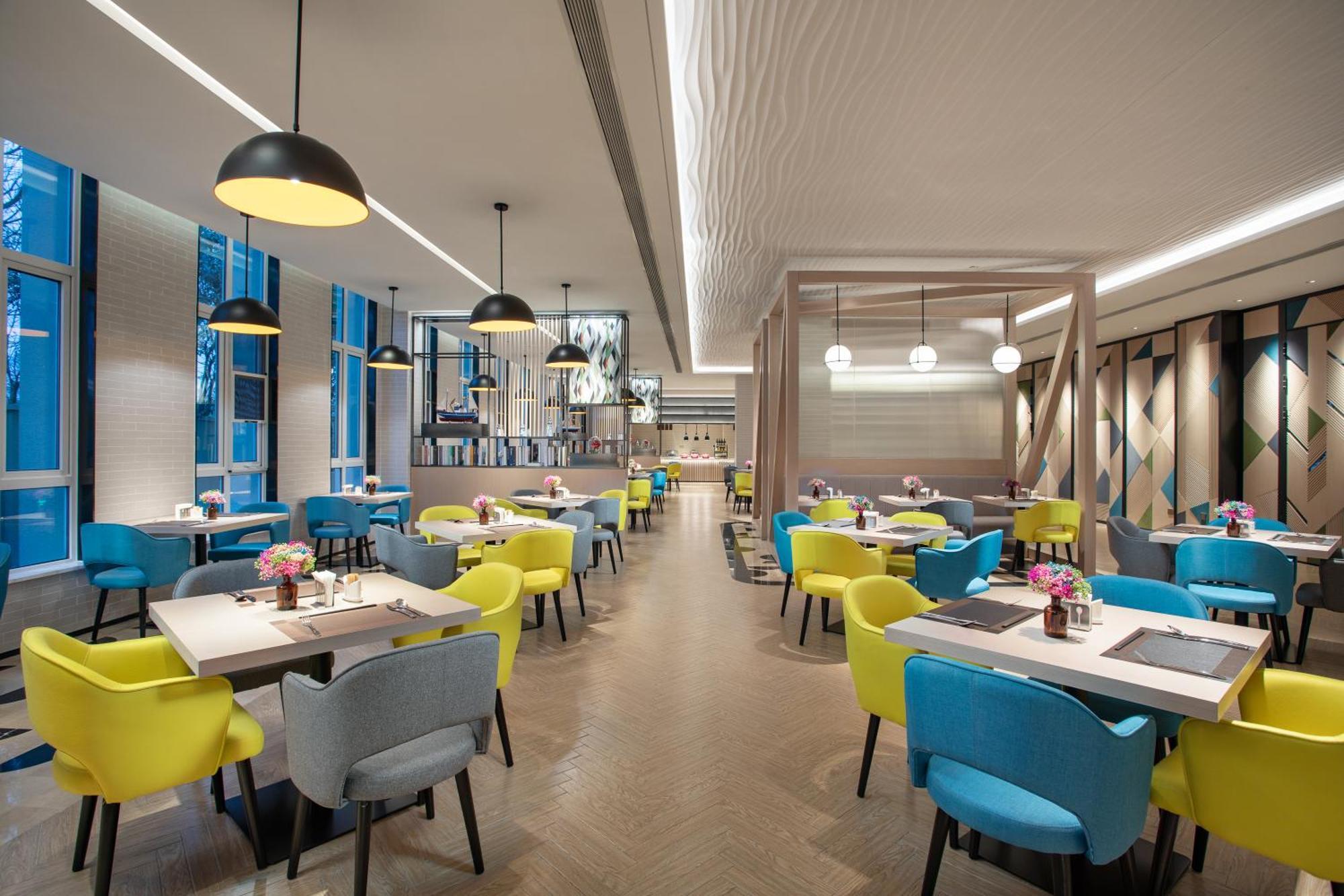 Holiday Inn Shanghai Dishui Lake By Ihg Nanhui Exterior photo